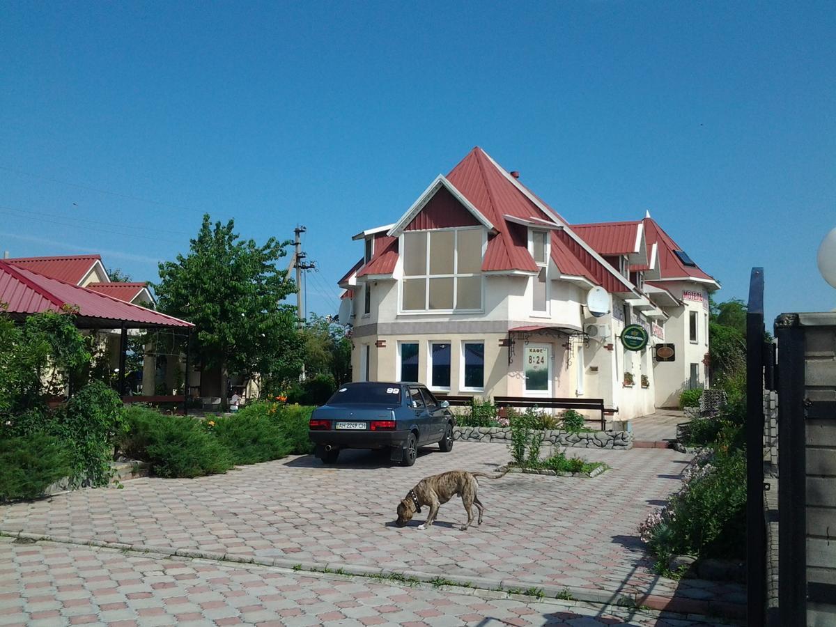 Yuzhnoukrainsk Beregynyaモーテル エクステリア 写真