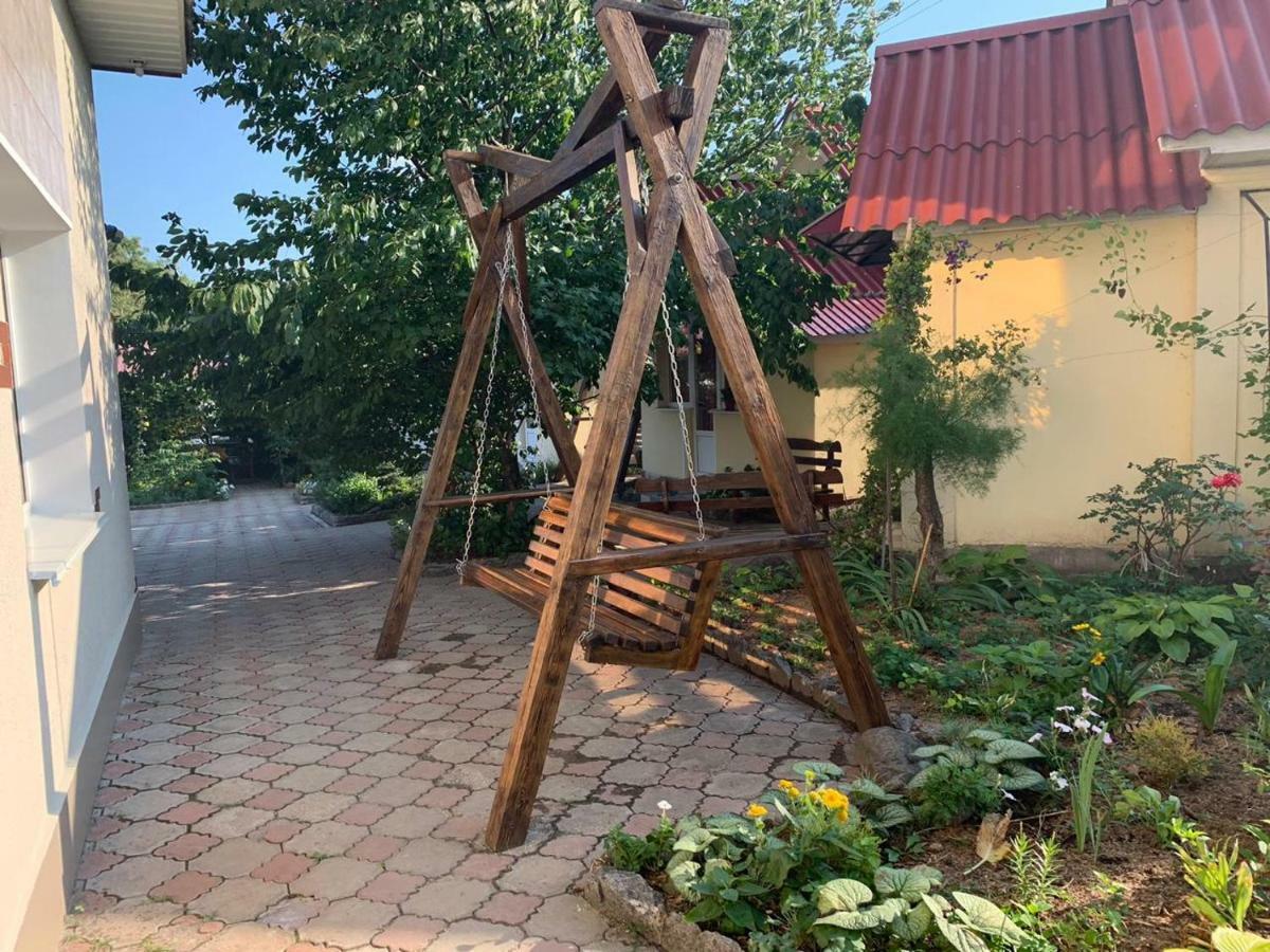 Yuzhnoukrainsk Beregynyaモーテル エクステリア 写真