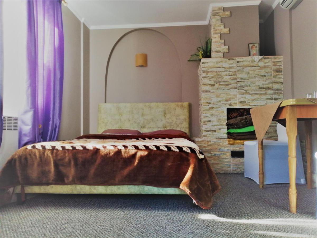 Yuzhnoukrainsk Beregynyaモーテル エクステリア 写真