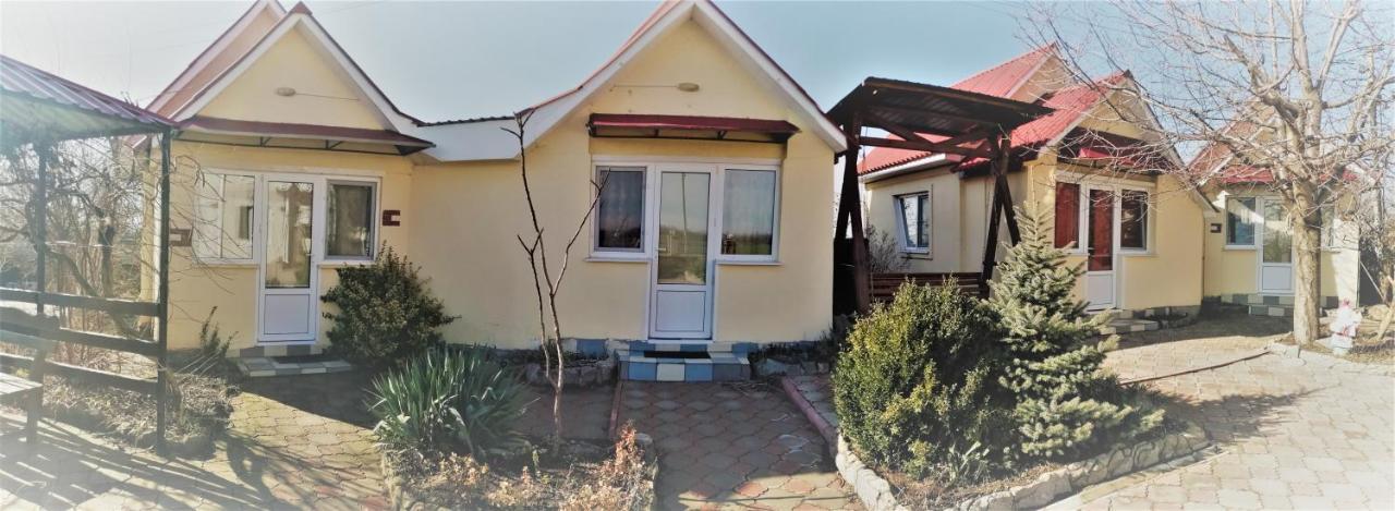 Yuzhnoukrainsk Beregynyaモーテル エクステリア 写真